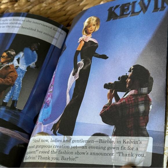 A Little Golden Book : BARBIE In the Spotlight Marie Morreale 1998. Mattel Inc - Picture 5 of 8